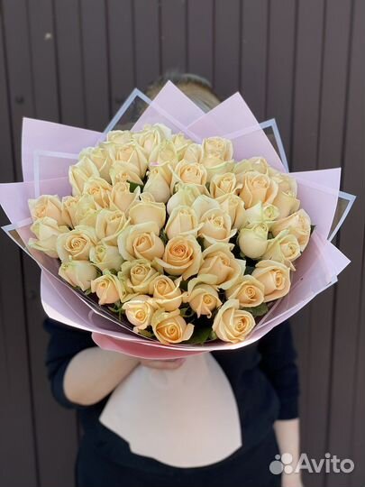 51 роза в оформлении