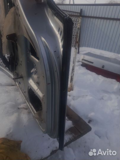 Задняя правая дверь на Ниву Шевроле