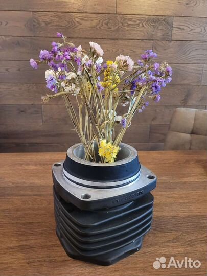 Горшок для цветов в современном стиле