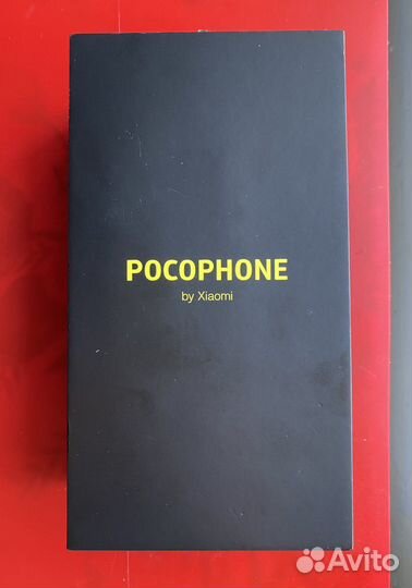 Телефон Pocophone F1