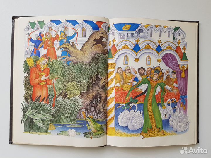 Детская книга со сказками 