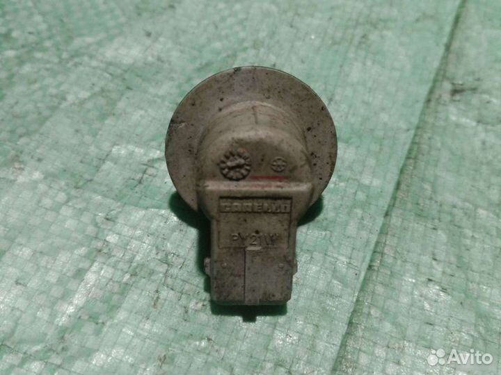 Патрон поворотника передний Toyota Avensis T220