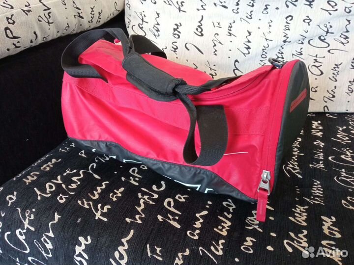 Спортивная сумка nike. 