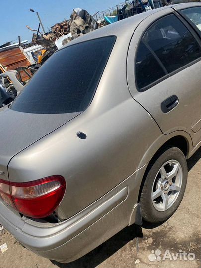 Заднее правое крыло Nissan Sunny