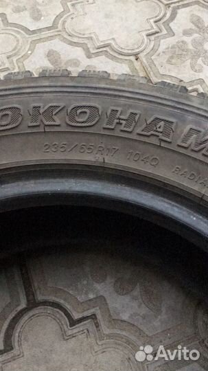 Yokohama Radial 376 235/65 R17