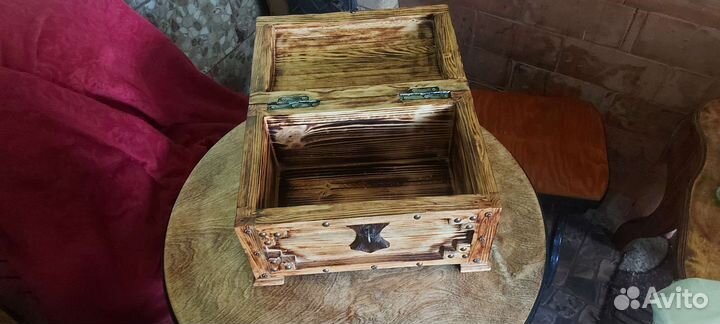 Сундук деревянный