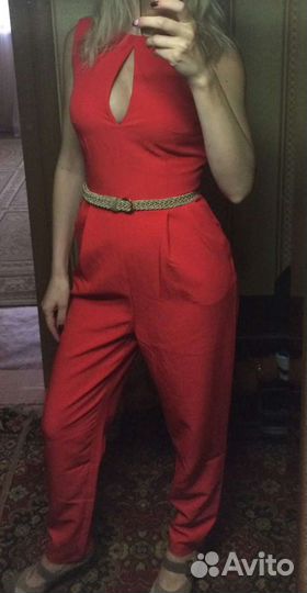 Вечерний комбинезон. Красного цвета. Размер 42. От