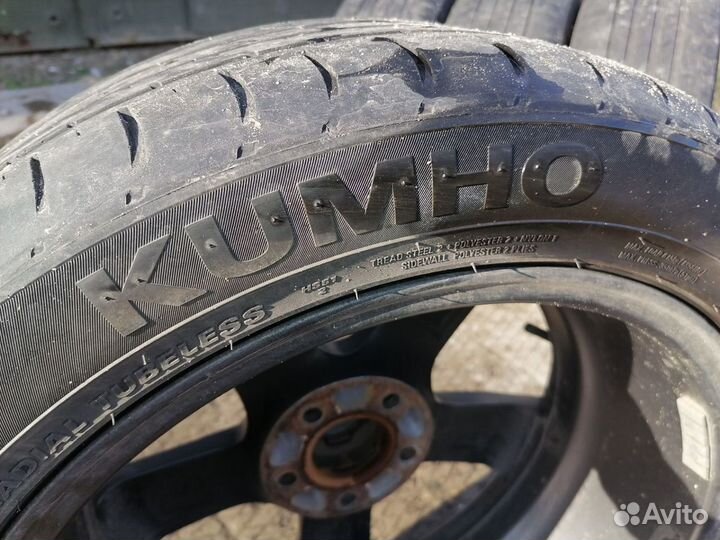 Kumho Ecsta HS51 215/50 R17