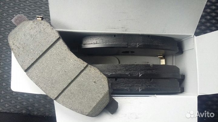 Колодки тормозные передние Akebono AN650WK