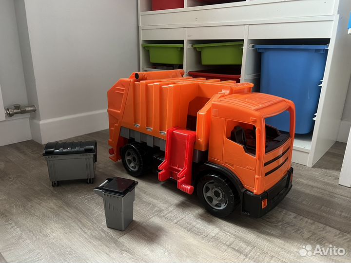 Мусоровоз большой lena giga 60 см
