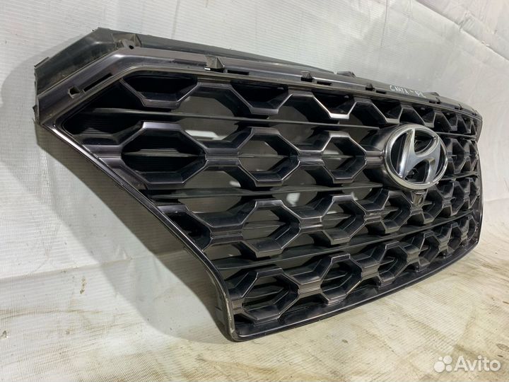 Решетка радиатора Hyundai Santa Fe 4