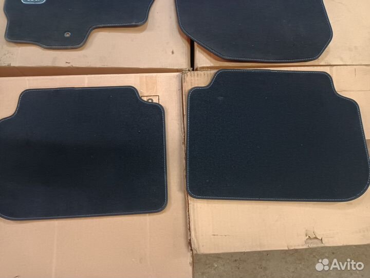 Комплект ковроков Митцубиси Кольт Colt новые