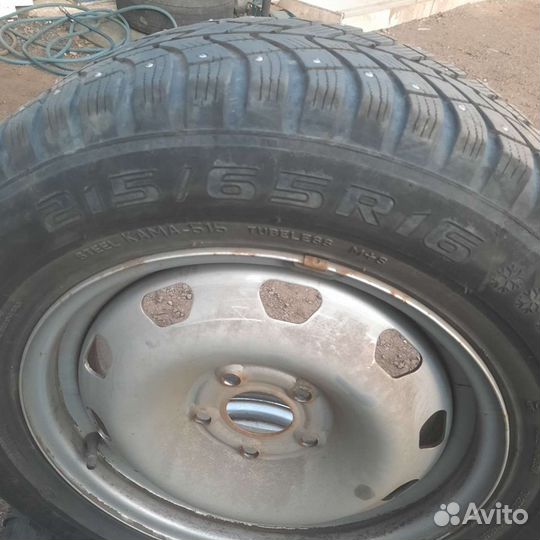 Зимняя резина на дисках 215/ 65 R16