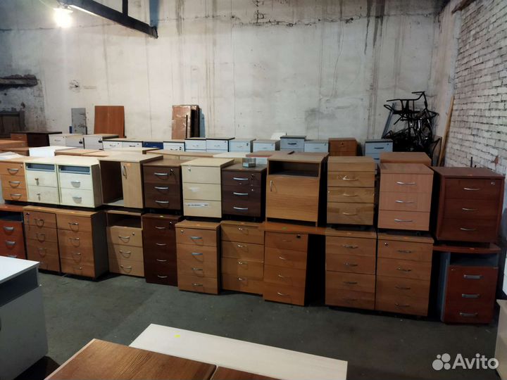 Тумбочка с ключом