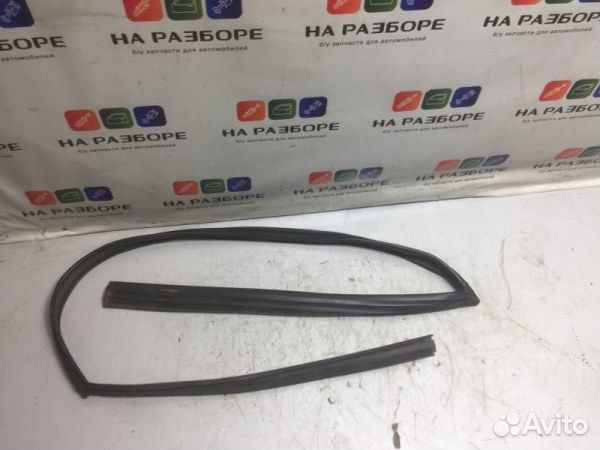 Уплотнительная резинка стекла двери передняя