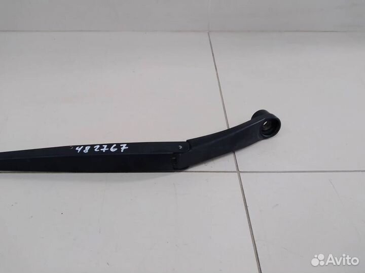 Поводок стеклоочистителя передний правый Hyundai S