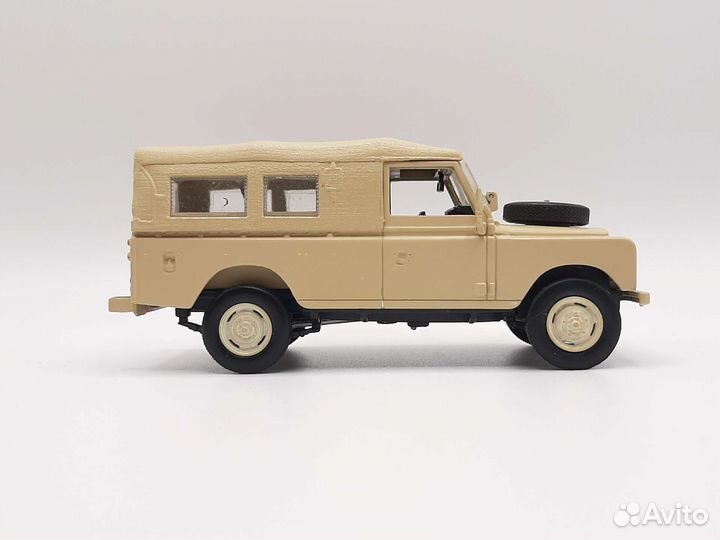 Модель 1:43 Land Rover Defender (Del Prado)