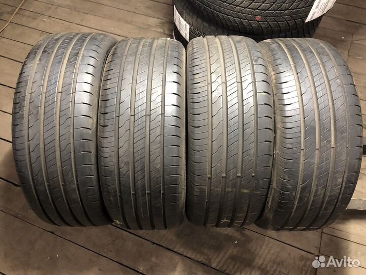 Goodyear EfficientGrip Performance 2 215/50 R17