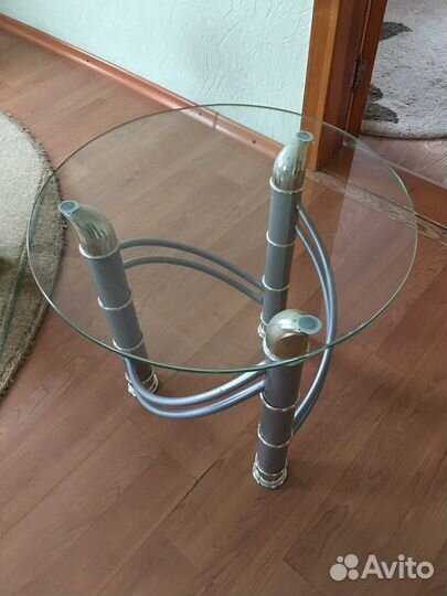 Стеклянный