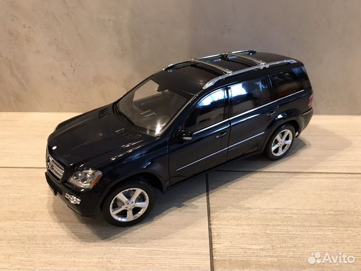 Mercedes GL X164 1:18