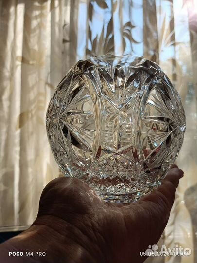 Хрустальная ваза шар