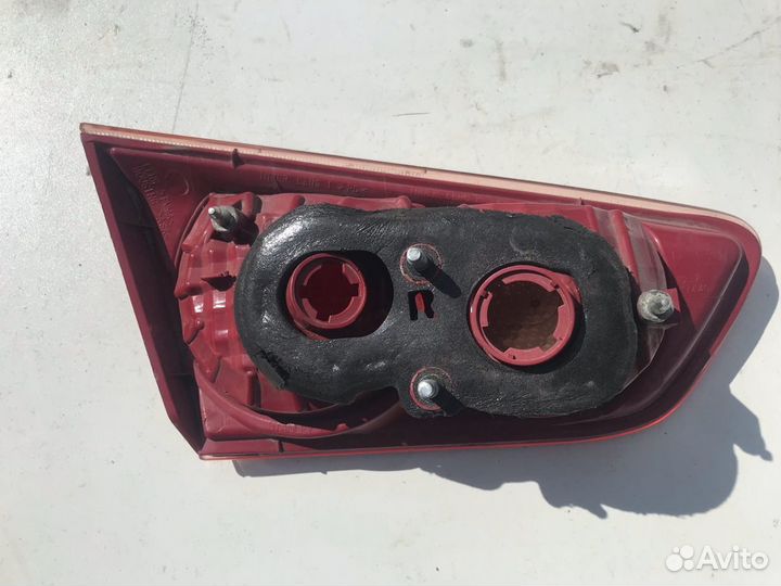 Фонарь задний внутренний правый Mitsubishi Lancer