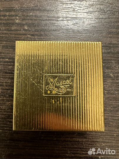 Пудреница, латунь, эмаль, Европа, 20 век