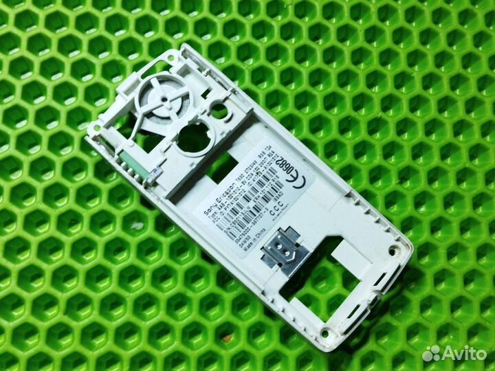 Sony Ericsson T630. Средняя часть