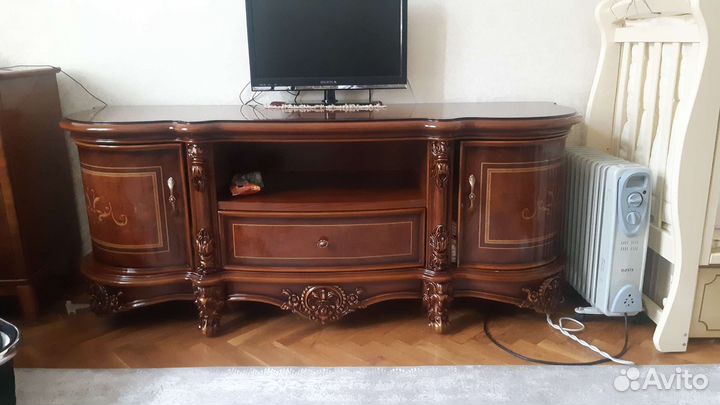 Подставка под телевизор