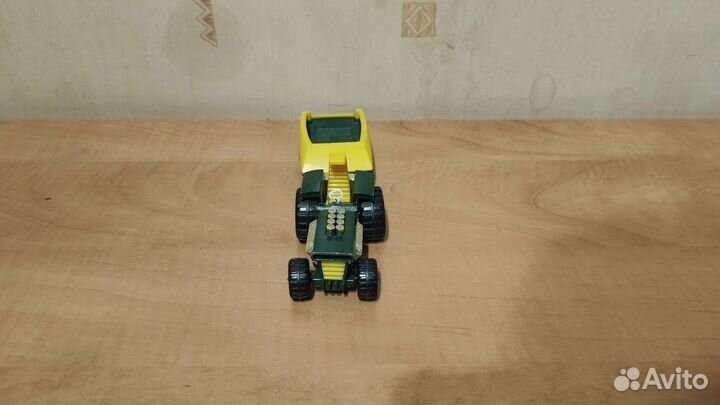 Модели тракторов и прицепов Matchbox