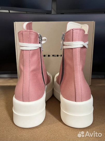 Rick Owens Double Bumper Pink на руках