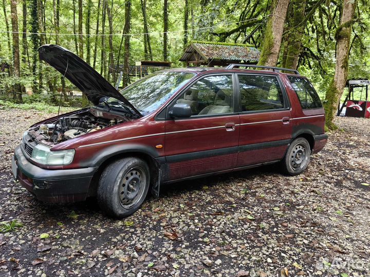 Mitsubishi Space Wagon, 1992