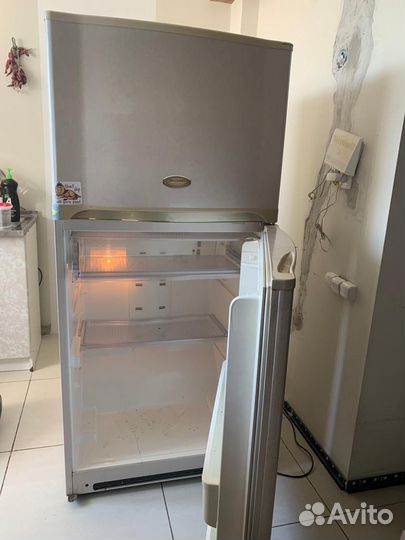 Холодильник Sharp б/у