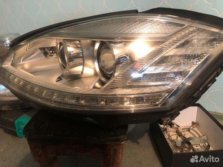 Фары 221рейстайлинг,левая от 2010г