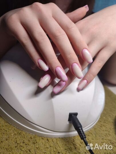 Модель на маникюр с дизайном