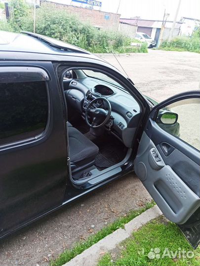 Toyota Funcargo 1.3 AT, 2000, 300 000 км