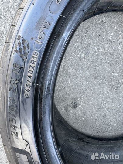 Michelin Pilot Sport 4 245/40 R18 97Y