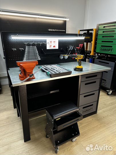 Верстак из металла