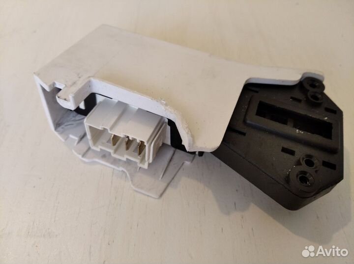 Деталь - Замок люка (убл)