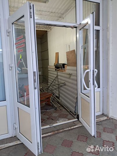 Витражные двери