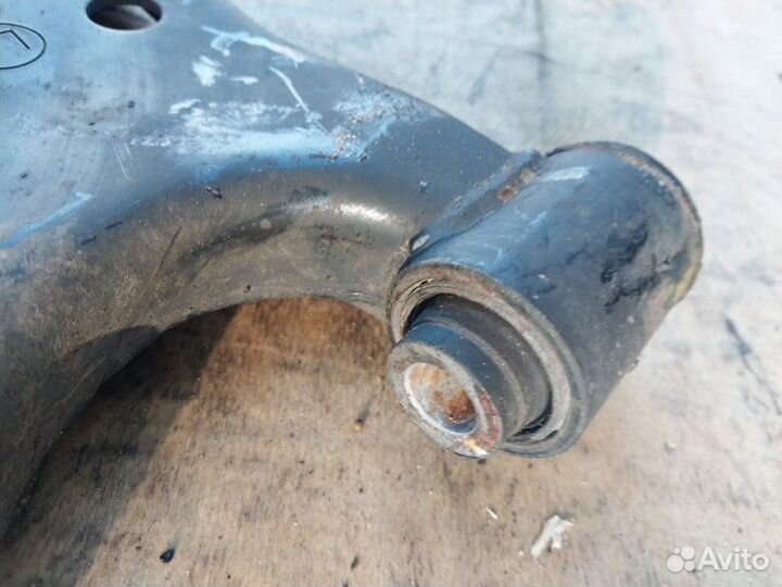 Рычаг передний левый Suzuki Escudo TA74W M16A