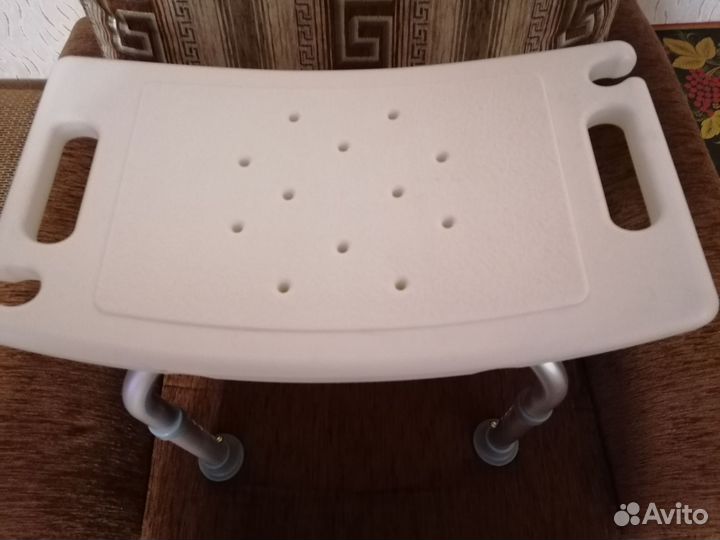 Стульчик для ванны и душа