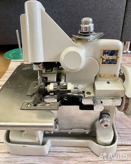 Швейная машина оверлок