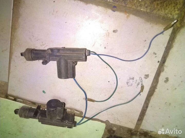 Центральный замок толкатель