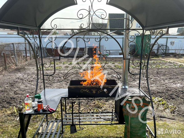 Мангал с крышей