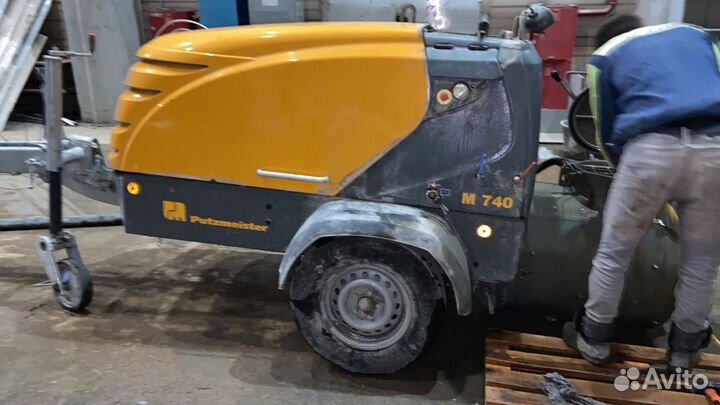 Пневмонагнетатель для полусухой стяжки пола аренда