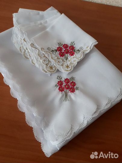 Скатерть с салфетками новая
