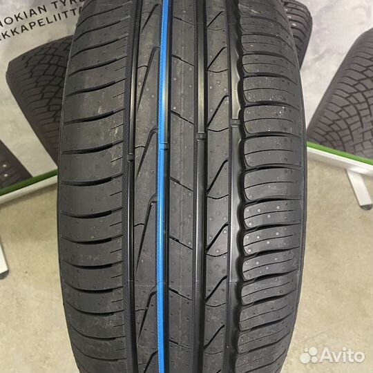 Nokian Tyres Hakka Blue 3 215/45 R16 90V