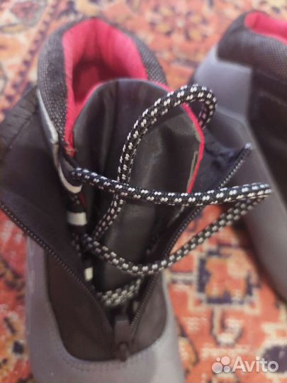 Лыжные ботинки 38