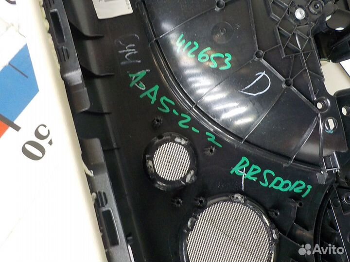 Обшивка двери задней левой на Land Rover Range Rov